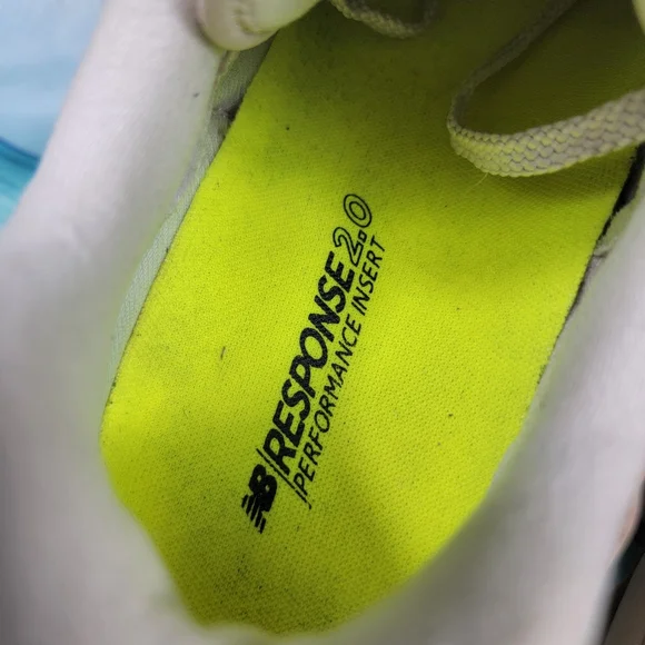 New Balance Women's Sneakers in Coral, Peach, and Beige - Picture 7 of 9